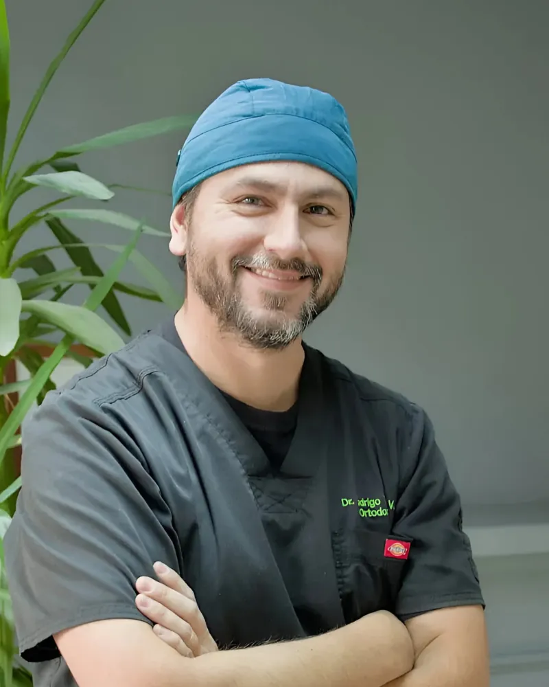 Dr. Rodrigo Toloza V. - Especialista en Ortodoncia