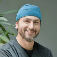 Dr. Rodrigo Toloza
